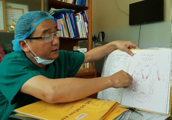 Chàng trai nguy cơ bị mất tứ chi do bỏng điện