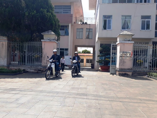 Hai cán bộ Sở Nội vụ bỏ việc nhiều ngày