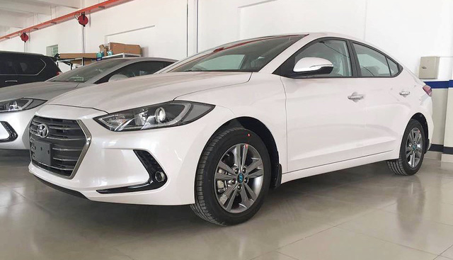 Hyundai Elantra 2018 thêm trang bị, bản Sport giảm giá mạnh sau cơn sốt trước Tết