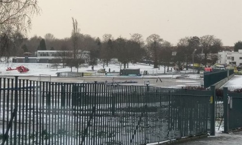 Người đàn ông thiệt mạng khi xuống hồ đóng băng cứu chó cưng