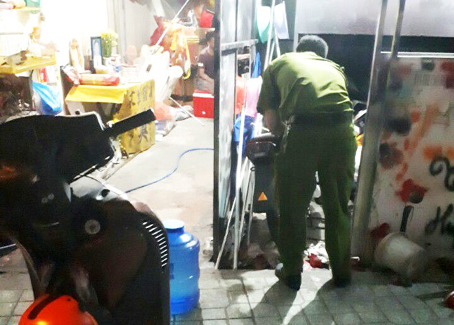 20 côn đồ ném bom xăng vào tiệm sơn, truy sát người dân