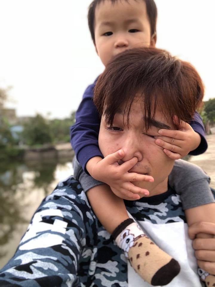 Loạt ảnh khi bố và con là đôi bạn thân: Đỉnh cao của chăm con đây rồi! Loạt ảnh khi bố và con là đôi bạn thân: Đỉnh cao của chăm con đây rồi!