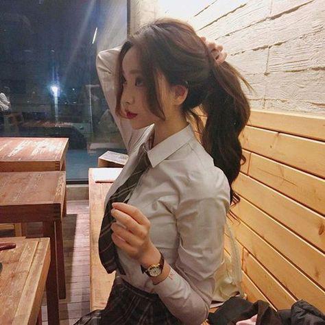 Bỏ túi 5 cách làm tóc thẳng dành cho nàng tóc xoăn không cần duỗi ép!