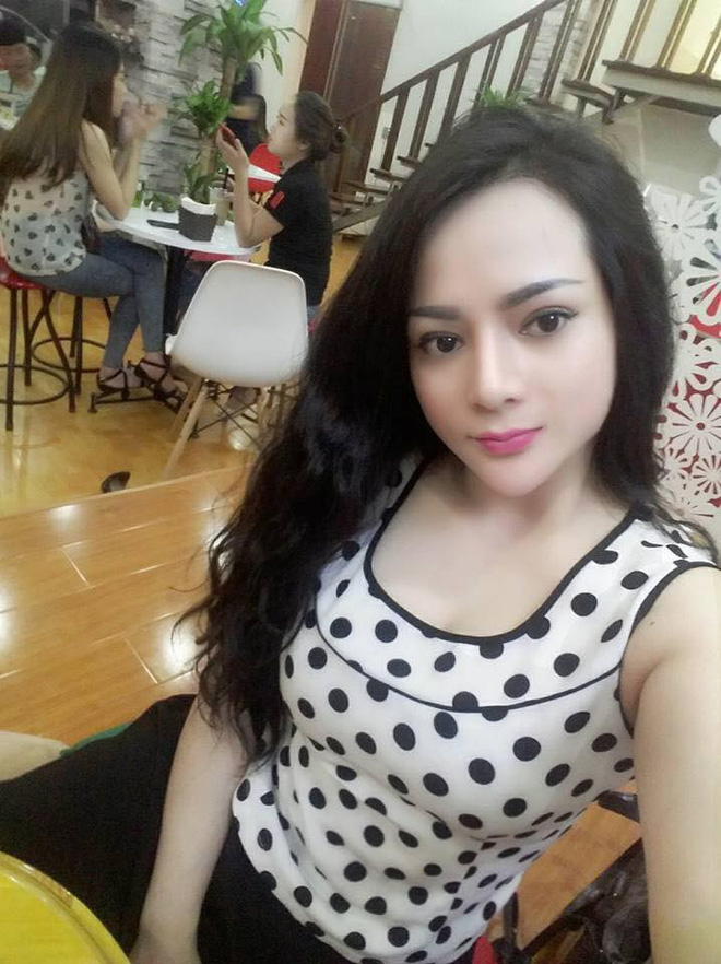 Nghe lời nhân viên spa chấm nám cho đẹp da, cô gái trẻ bị thui cháy loang lổ cả mặt Nghe lời nhân viên spa chấm nám cho đẹp da, cô gái trẻ bị thui cháy loang lổ cả mặt