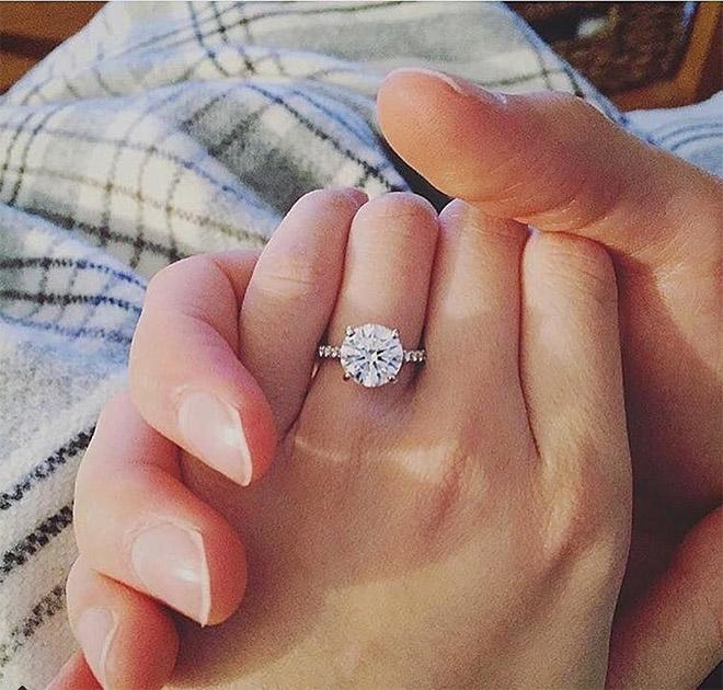 Sự thật sau màn cầu hôn bằng nhẫn kim cương của Ngô Kiến Huy dành cho Khổng Tú Quỳnh