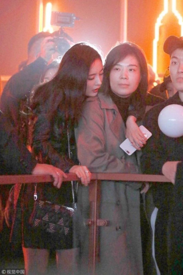 Sao Hoa ngữ danh tiếng đối xử với trợ lý: Người thân thiết như bạn bè, kẻ hành hạ, bắt cung phụng hệt người hầu