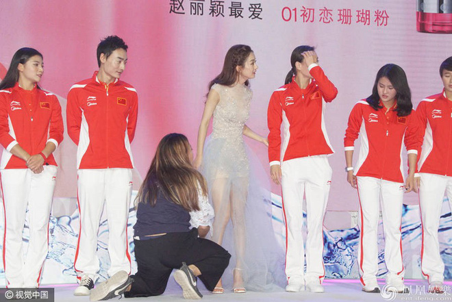 Sao Hoa ngữ danh tiếng đối xử với trợ lý: Người thân thiết như bạn bè, kẻ hành hạ, bắt cung phụng hệt người hầu