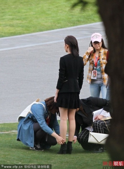 Sao Hoa ngữ danh tiếng đối xử với trợ lý: Người thân thiết như bạn bè, kẻ hành hạ, bắt cung phụng hệt người hầu