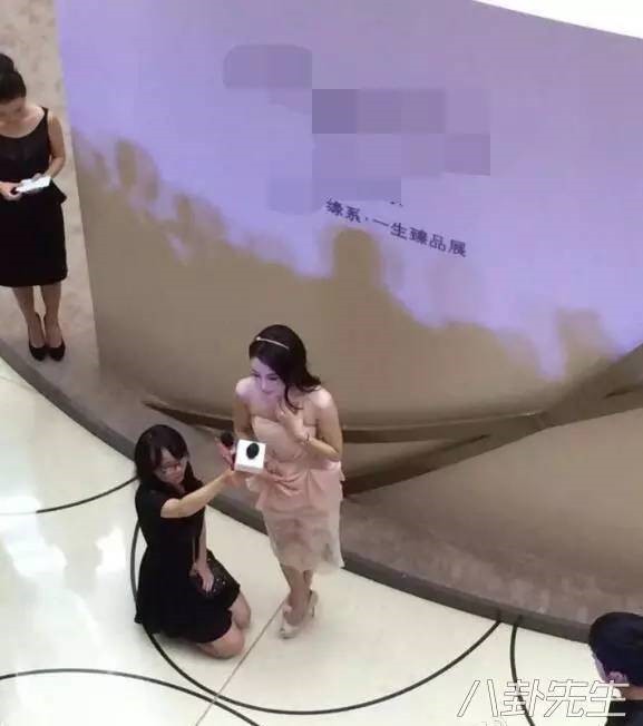 Sao Hoa ngữ danh tiếng đối xử với trợ lý: Người thân thiết như bạn bè, kẻ hành hạ, bắt cung phụng hệt người hầu