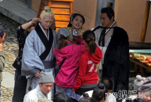 Sao Hoa ngữ danh tiếng đối xử với trợ lý: Người thân thiết như bạn bè, kẻ hành hạ, bắt cung phụng hệt người hầu