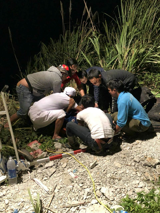 Xe khách lao xuống vực sâu đèo Lò Xo, 20 người thương vong