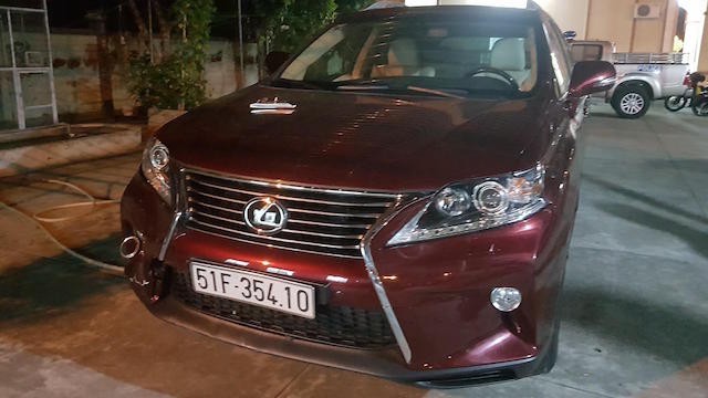 Khởi tố người đàn ông lái nhầm Lexus RX350 của vợ cũ
