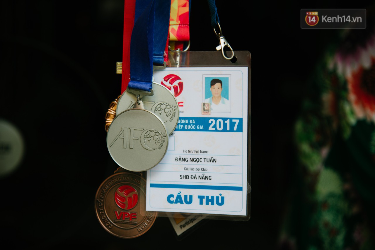 Về thăm căn nhà nhỏ cũ kỹ của gia đình thủ môn U23 Việt Nam: Mẹ ung thư, cha mất khả năng lao động