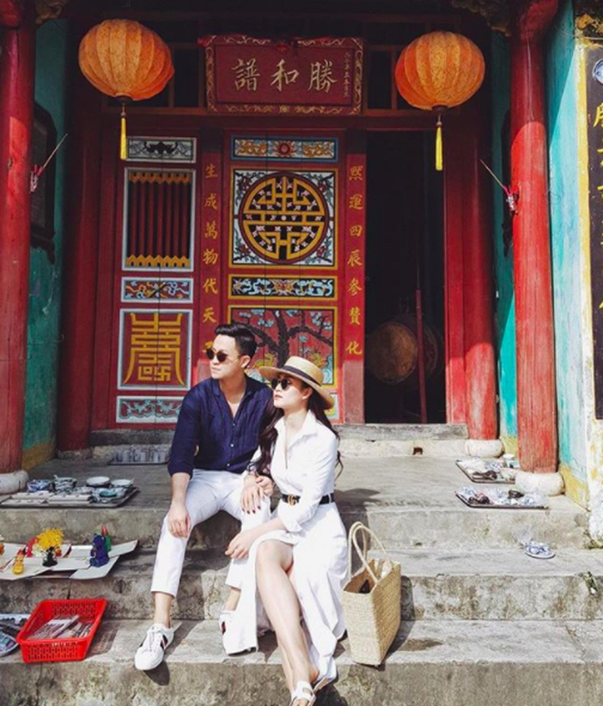 Quen nhau qua mạng, cô gái bay từ Hà Nội đến London để gặp bạn trai và câu chuyện tình yêu đẹp như mơ Quen nhau qua mạng, cô gái bay từ Hà Nội đến London để gặp bạn trai và câu chuyện tình yêu đẹp như mơ