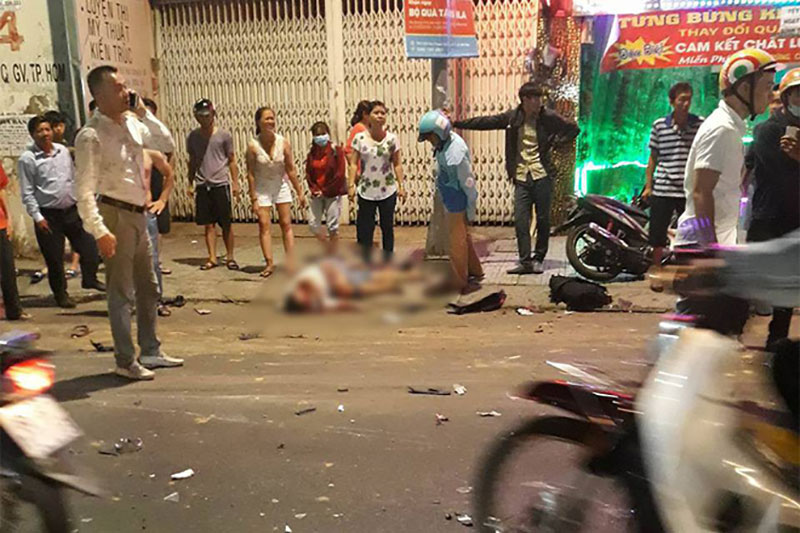Hiện trường vụ xe ben mất lái gây tai nạn kinh hoàng ở Sài Gòn: Nhiều nạn nhân cùng mảnh vỡ xe máy nằm la liệt trên đường Hiện trường vụ xe ben mất lái gây tai nạn kinh hoàng ở Sài Gòn: Nhiều nạn nhân cùng mảnh vỡ xe máy nằm la liệt trên đường