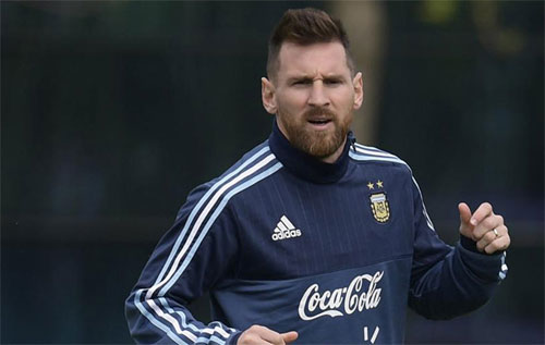 Messi sắp tập luyện trên sân của Real Madrid