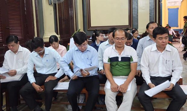 Xử cựu lãnh đạo NaviBank: Đại diện VKS cãi tay đôi với bị cáo