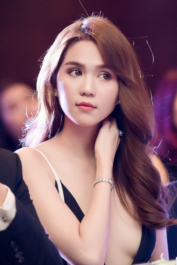 Ngọc Trinh toan tính gì sau những bức ảnh nude? Ngọc Trinh toan tính gì sau những bức ảnh nude?