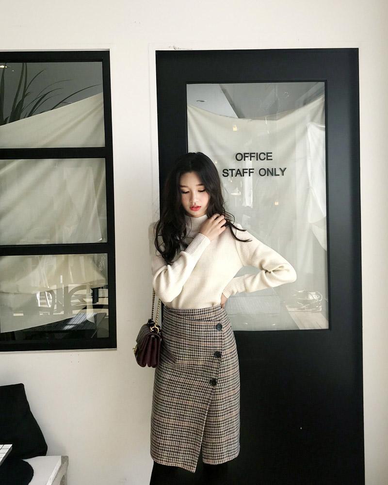 Cứ chọn kiểu họa tiết này khiến váy đơn giản cỡ nào cũng nổi nhất hội!