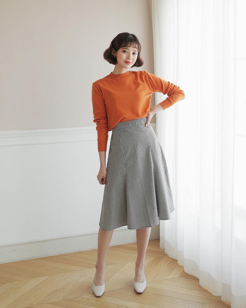 Cứ chọn kiểu họa tiết này khiến váy đơn giản cỡ nào cũng nổi nhất hội!