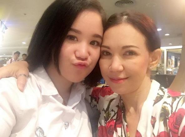 Mẹ 2 con kể chuyện làm dâu trên đe dưới búa: Lo cho mẹ chồng từ A-Z vẫn bị khinh, em chồng thì ác miệng