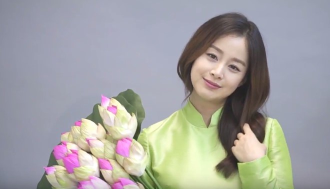 Nóng: Vừa tái xuất sau thời kỳ nghỉ sinh, bà mẹ bỉm sữa Kim Tae Hee đã xác nhận tới Việt Nam Nóng: Vừa tái xuất sau thời kỳ nghỉ sinh, bà mẹ bỉm sữa Kim Tae Hee đã xác nhận tới Việt Nam