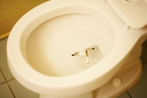 Từ vụ nổ bồn cầu ở Bình Dương: Đừng coi thường việc thiết kế, sử dụng bồn cầu