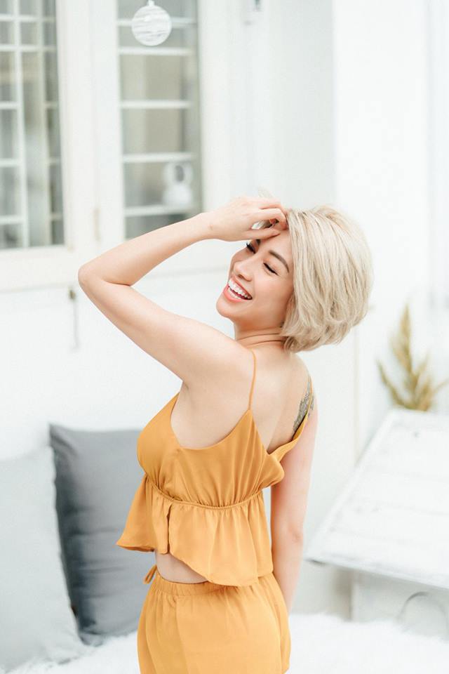 Ca sĩ Pha Lê công khai loạt tin nhắn dụ tiếp khách với giá 2.200 USD