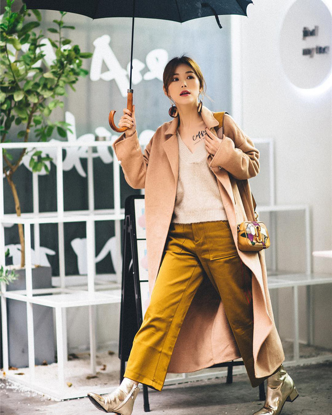 Diện quần âu và sơmi cách điệu đẹp như các quý cô châu Á trong street style đầu tháng 3