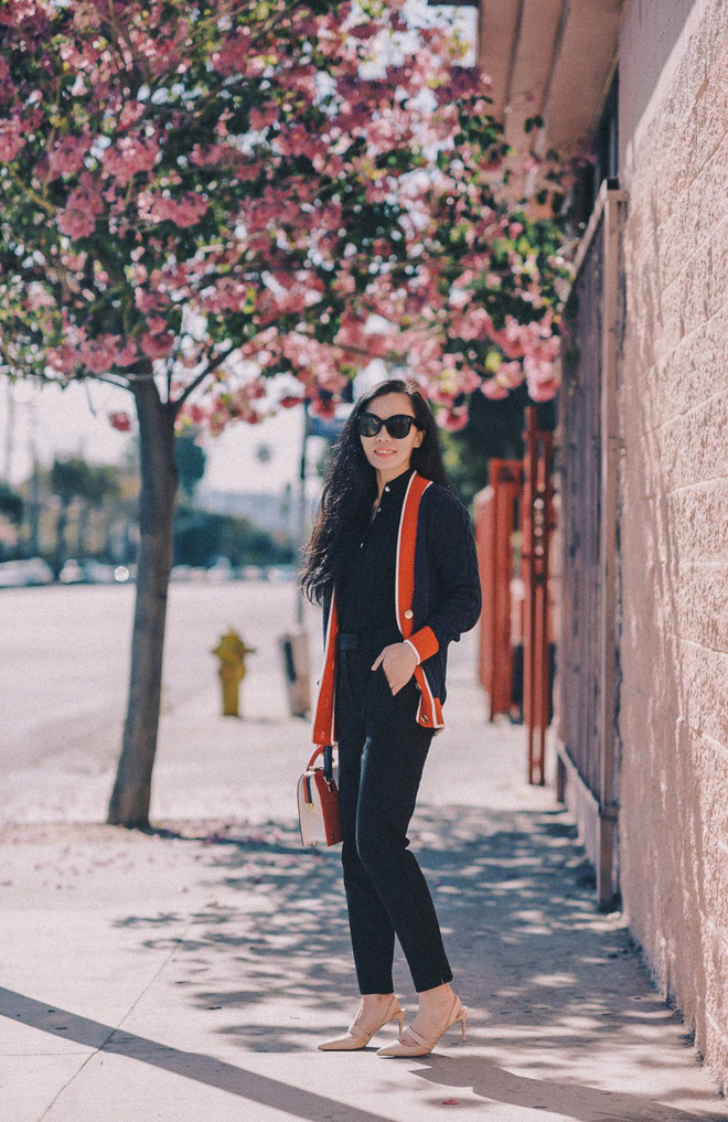 Diện quần âu và sơmi cách điệu đẹp như các quý cô châu Á trong street style đầu tháng 3