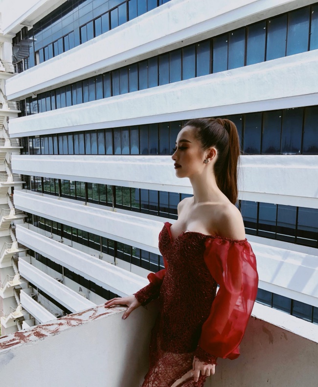 Những mỹ nhân chỉ nhìn đã thấy nghẹt thở vì nâng cấp vòng một quá đà