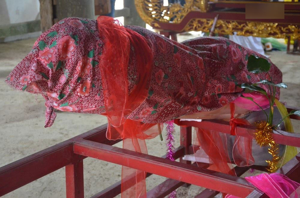 Người chế tác của quý khổng lồ trong lễ hội Ná Nhèm: Tôi phải làm âm thầm, giấu cả làng không được tiết lộ cho ai