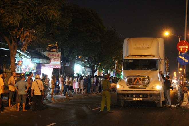 Xe container cán nam thanh niên tử vong, tài xế nhanh chóng xoá tên công ty trên cabin