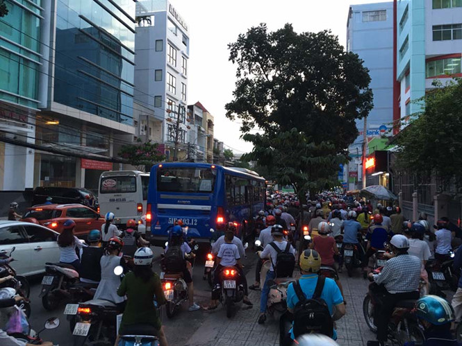 Vì sao phải có 20 m2 sàn nhà ở mới được nhập hộ khẩu ở TP.HCM?