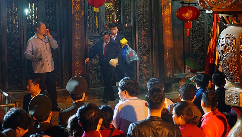 Phó Chủ tịch TP Nam Định nói gì về đoàn đại biểu lấy lộc trước ở đền Trần? Phó Chủ tịch TP Nam Định nói gì về đoàn đại biểu lấy lộc trước ở đền Trần?