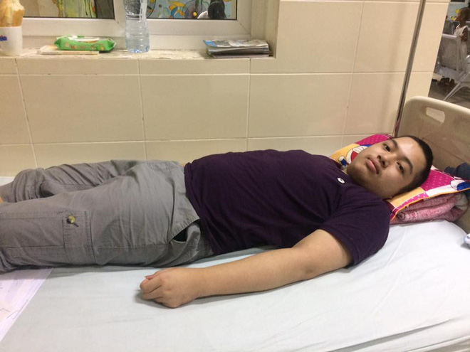 Số phận nghiệt ngã của cậu bé 17 tuổi bị ung thư di căn vẫn liên tục giành 2 giải học sinh giỏi