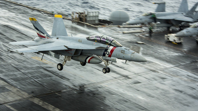 Hình ảnh mới nhất trên Biển Đông của tàu sân bay Mỹ sắp đến Việt Nam