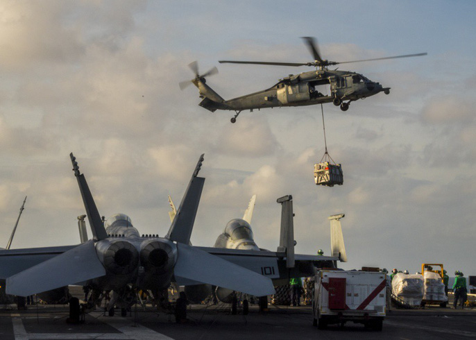 Hình ảnh mới nhất trên Biển Đông của tàu sân bay Mỹ sắp đến Việt Nam