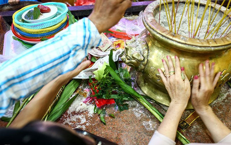 1.001 kiểu giành giật, chen lấn để có lộc đầu năm