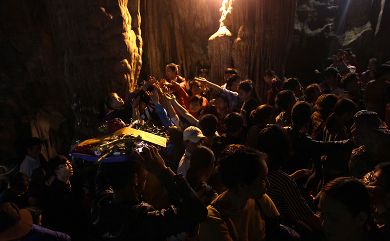 1.001 kiểu giành giật, chen lấn để có lộc đầu năm