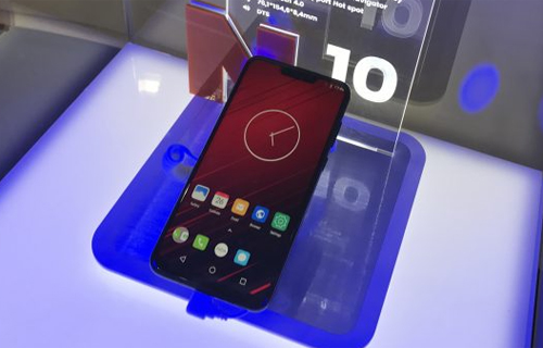 Các hãng Android ồ ạt làm điện thoại tai thỏ như Apple