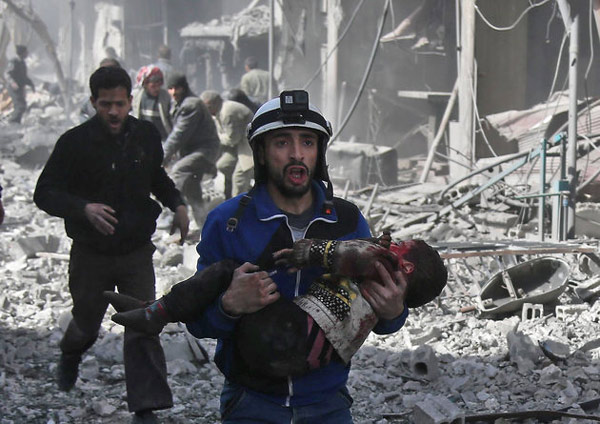 Những hình ảnh nhói lòng ở địa ngục trần gian Syria Những hình ảnh nhói lòng ở địa ngục trần gian Syria