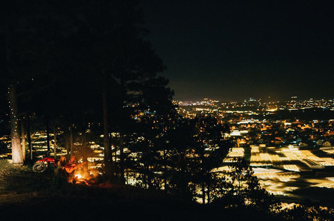 Bộ ảnh cưới phong cách retro của cặp đôi trai đẹp gái xinh người Việt khiến dân mạng không khỏi xốn xang