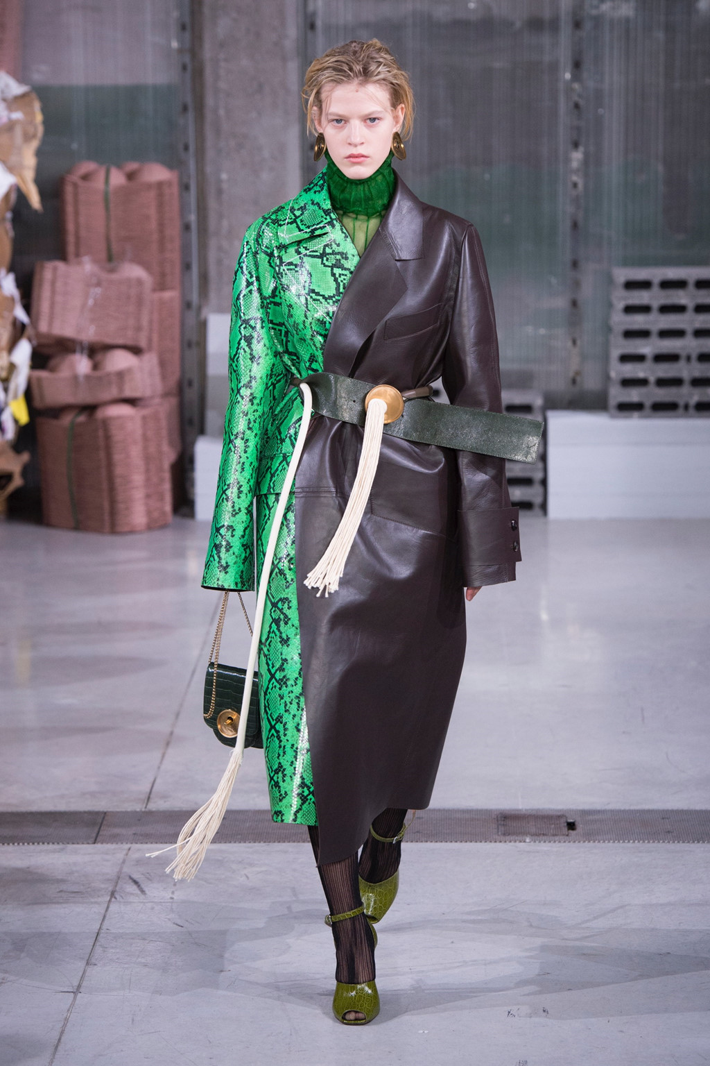 Versace, Fendi lọt top những bộ sưu tập ấn tượng tại Milan