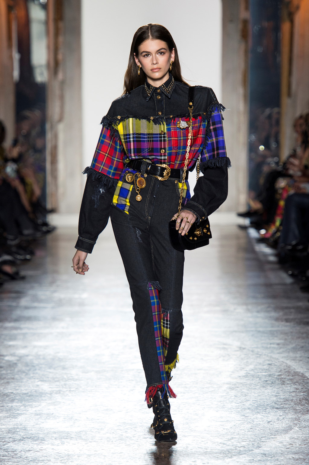 Versace, Fendi lọt top những bộ sưu tập ấn tượng tại Milan