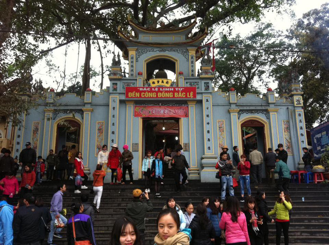 Người đi lễ cần biết cầu gì ở chùa, xin gì ở đền?