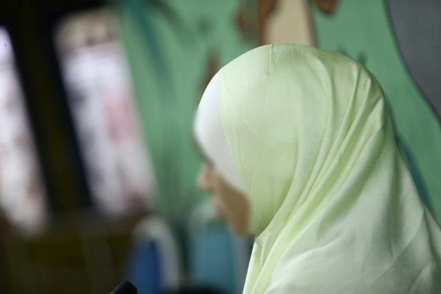 Đón con ở nhà chồng cũ, mẹ sốc nặng phát hiện con bị mẹ kế đánh, ép uống nước sôi