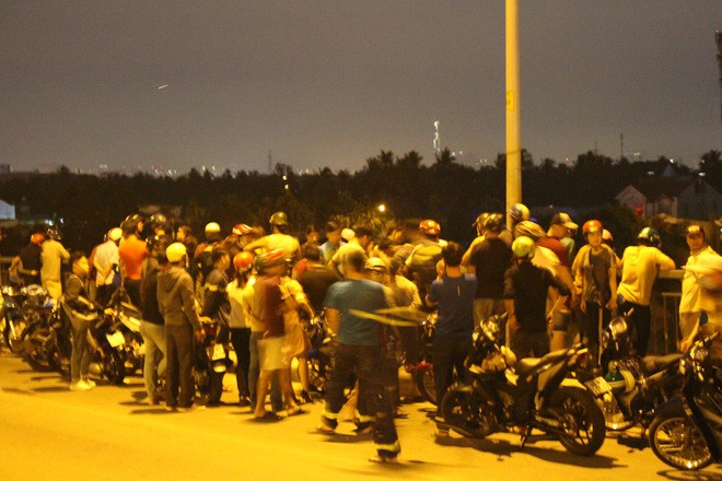 Bỏ lại 2 em nhỏ trên cầu, thiếu nữ 19 tuổi gieo mình xuống sông Sài Gòn