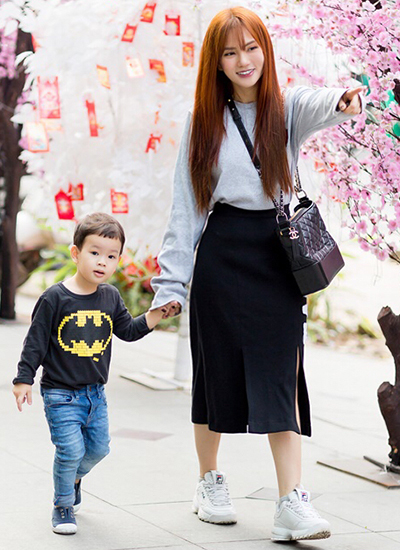 Thu Thủy: Tôi nuôi con một mình vui hơn khi sống bên chồng cũ