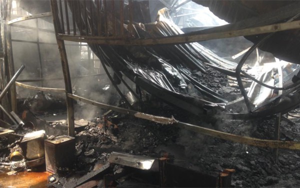 Hà Nội: Cháy cực lớn, thiêu rụi hoàn toàn xưởng giày da ở Triều Khúc chỉ trong chốc lát